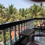 Veronica Resort By The Beach